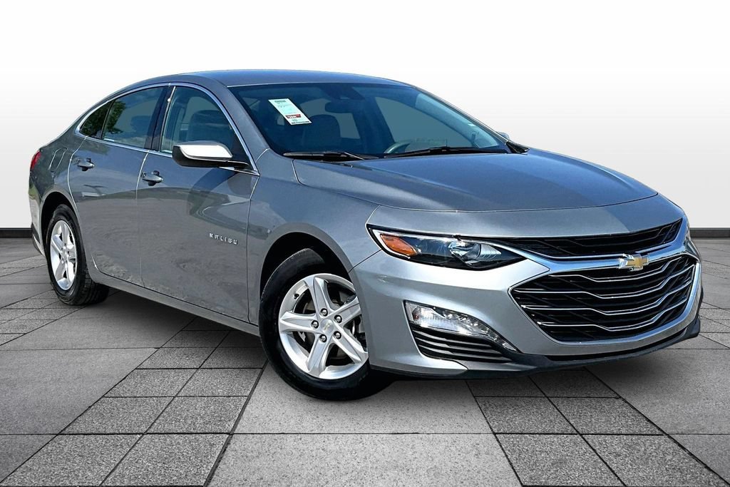 Used 2024 Chevrolet Malibu LT FWD image 2