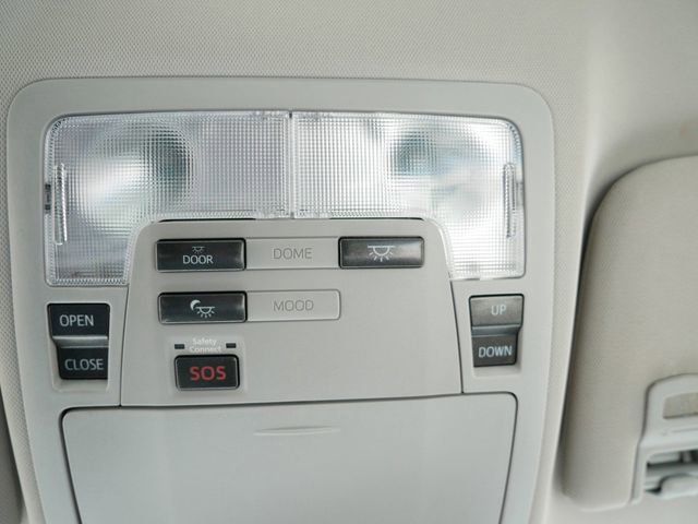 Used 2015 Toyota Avalon Limited w/ Technology Package image 24