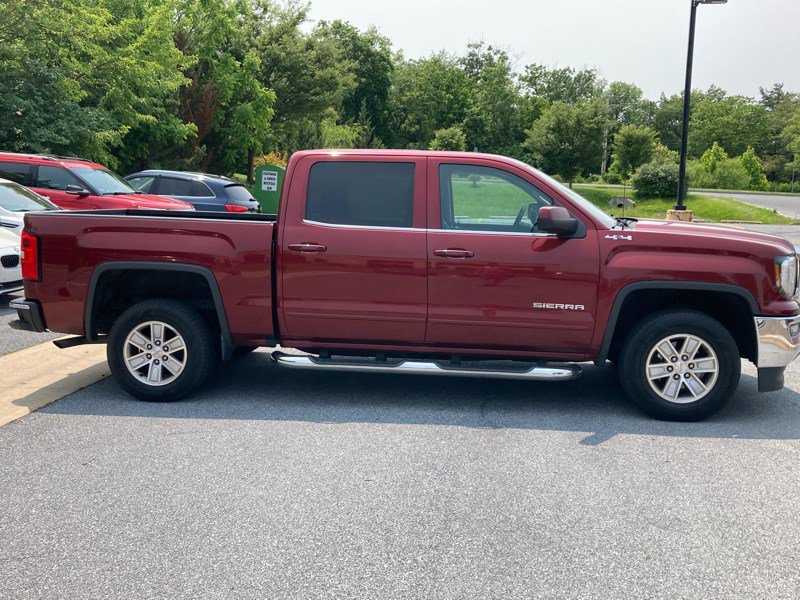 Used 2017 GMC Sierra 1500 SLE w/ SLE Value Package AWD/4WD image 4