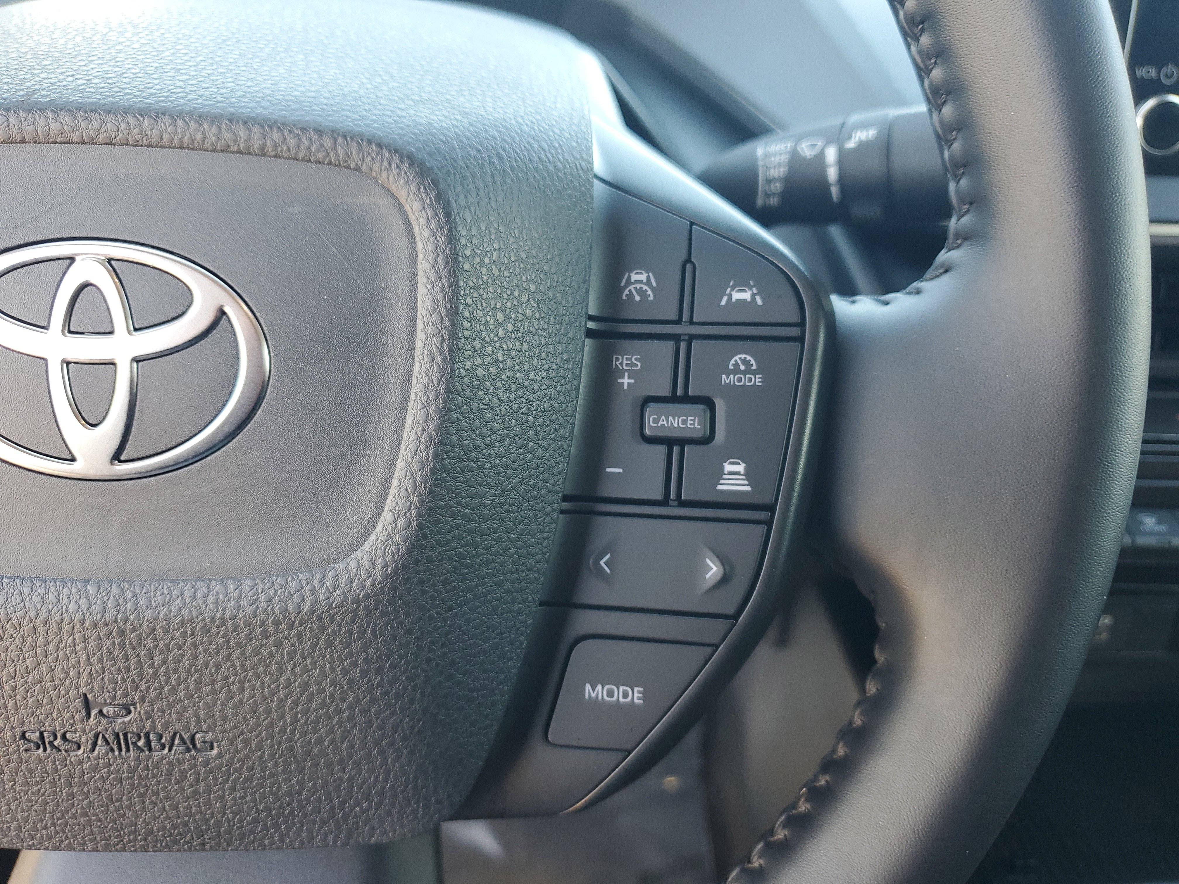 Used 2025 Toyota Prius LE image 16