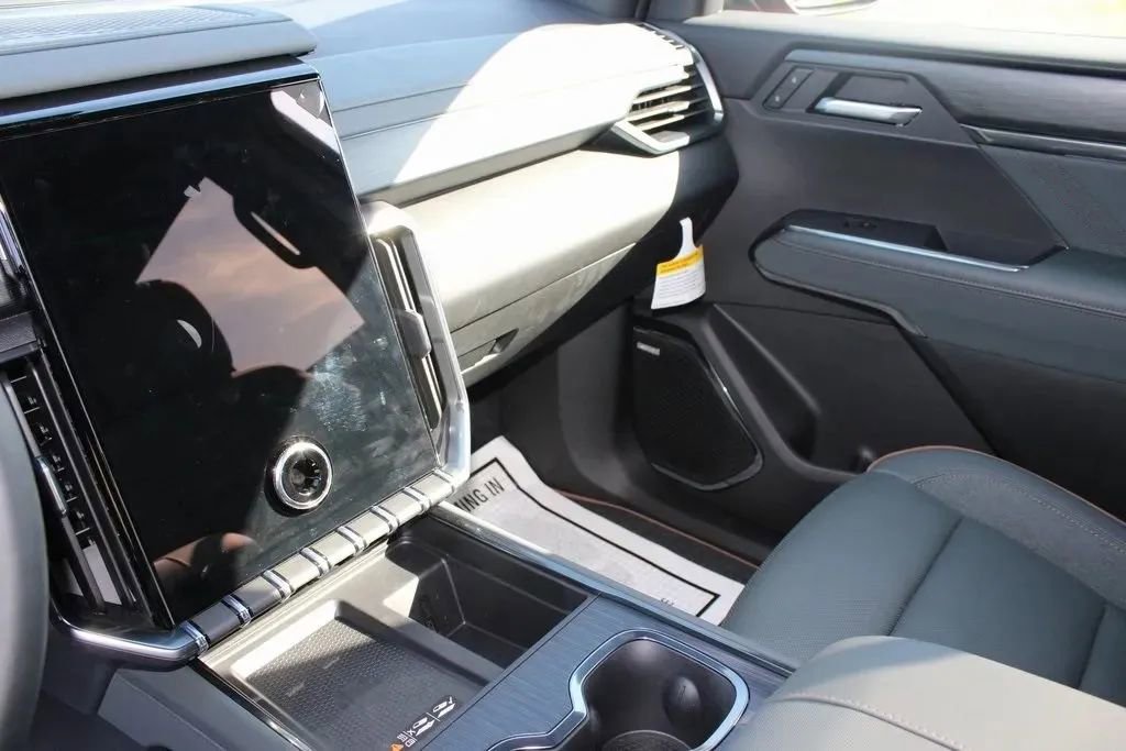 New 2025 GMC Acadia AT4 w/ Super Cruise Package image 15