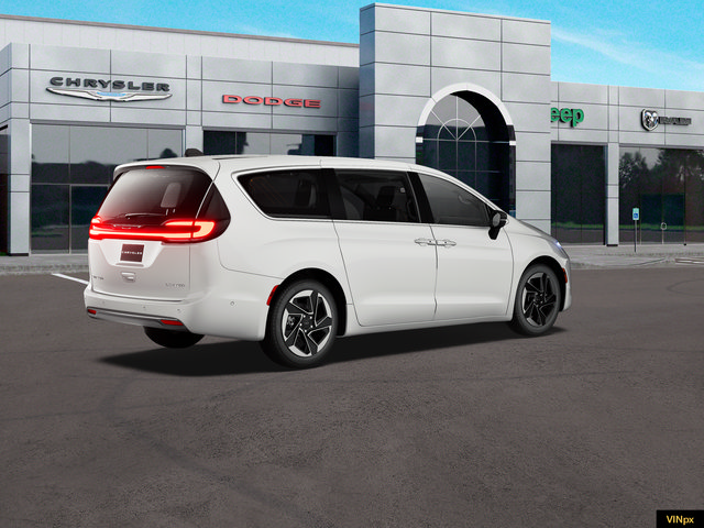 New 2027 Chrysler Pacifica Limited FWD image 8