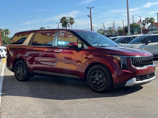 Used 2025 Kia Carnival FWD image 7