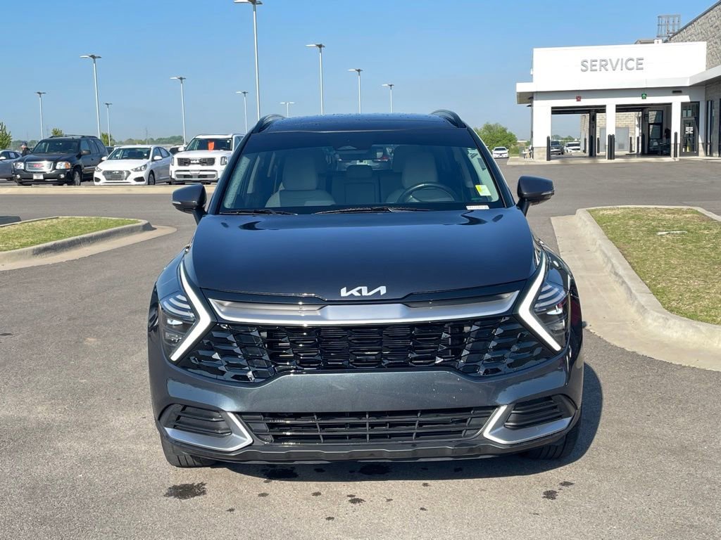 Used 2025 Kia Sportage EX w/ Premium Package image 2