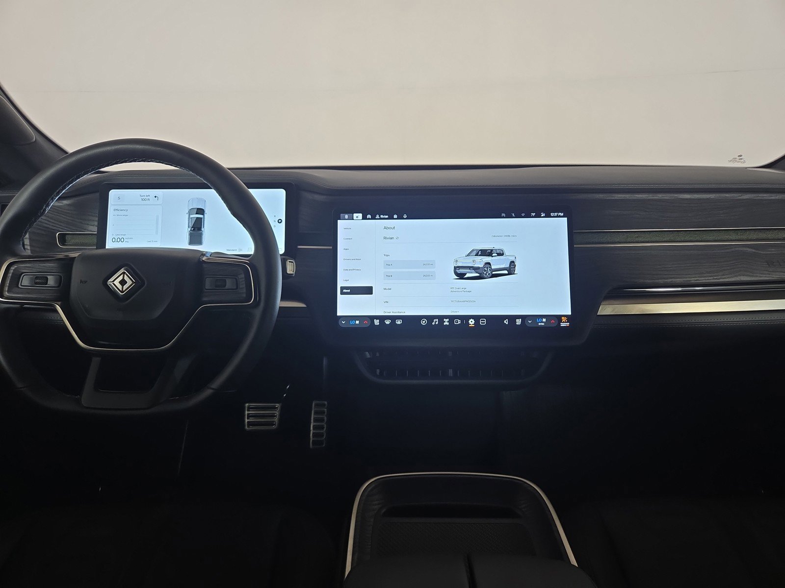 Used 2023 Rivian R1T Adventure image 25