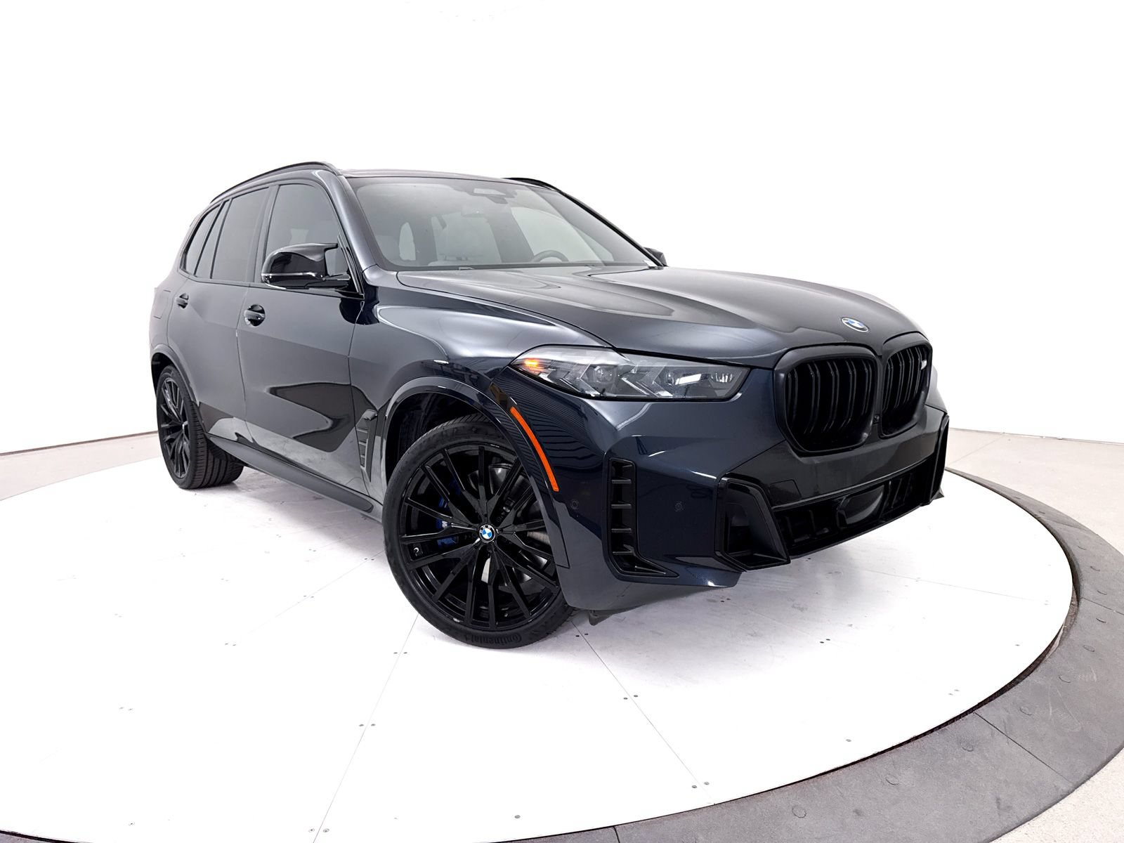 Used 2024 BMW X5 M60i AWD/4WD image 1