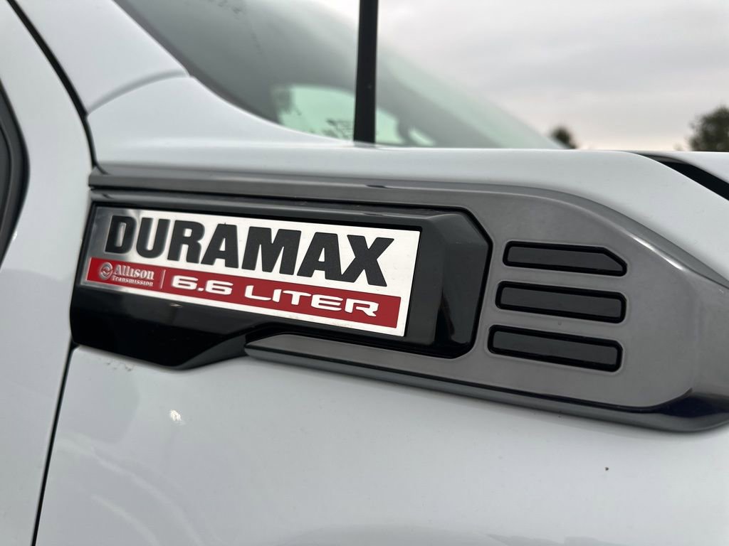 Used 2025 GMC Sierra 2500 AT4 w/ Technology Package image 10