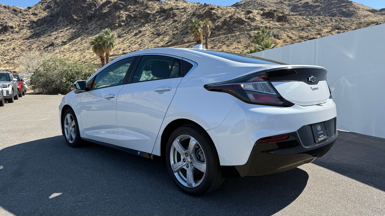 Used 2018 Chevrolet Volt LT FWD image 3