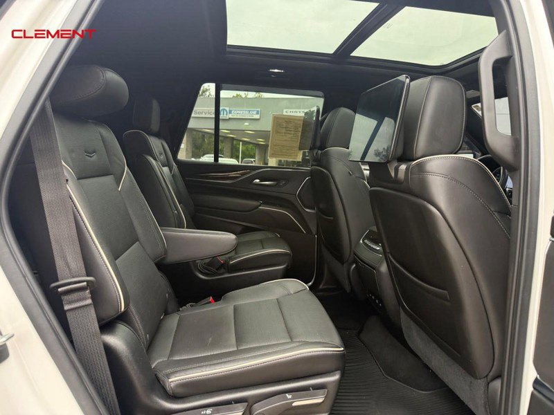 Used 2021 Cadillac Escalade Premium Luxury AWD/4WD image 9
