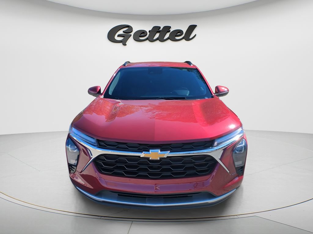 Used 2025 Chevrolet Trax LT w/ LT Convenience Package image 9