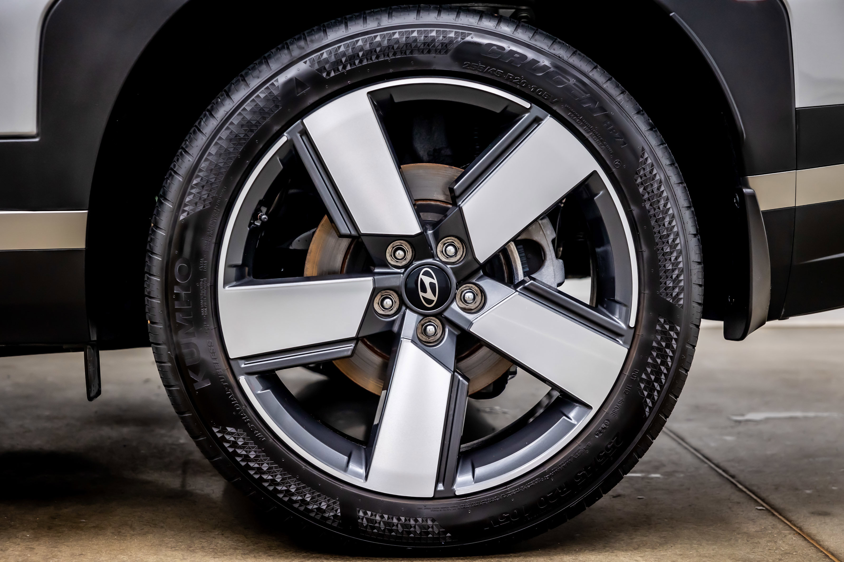 Used 2024 Hyundai Santa Fe Limited image 33