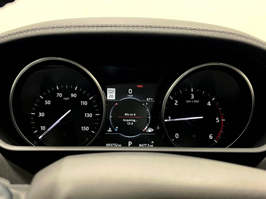 Used 2017 Land Rover Discovery HSE AWD/4WD image 26