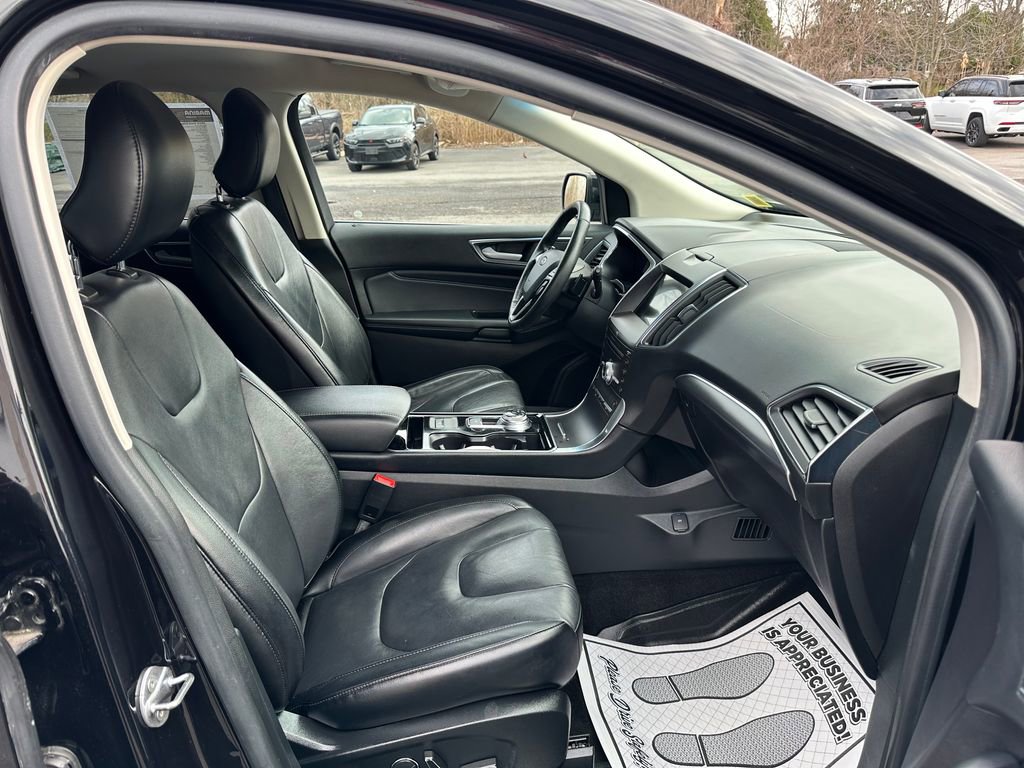 Used 2019 Ford Edge Titanium AWD/4WD image 30