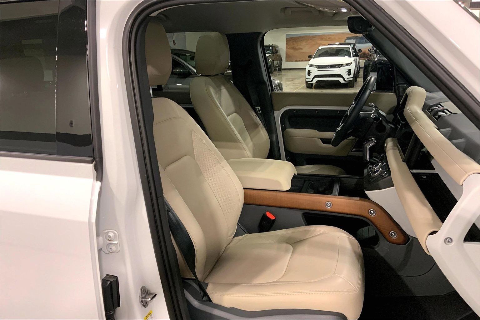 Used 2024 Land Rover Defender 110 S image 8