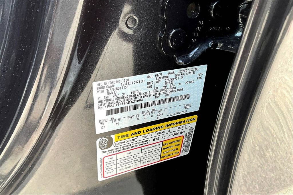 Used 2025 Ford Expedition Active AWD/4WD image 21