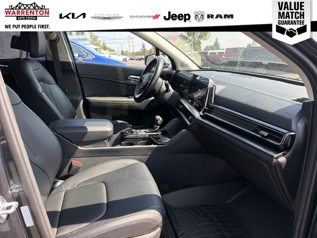 Used 2024 Kia Sportage EX AWD/4WD image 11