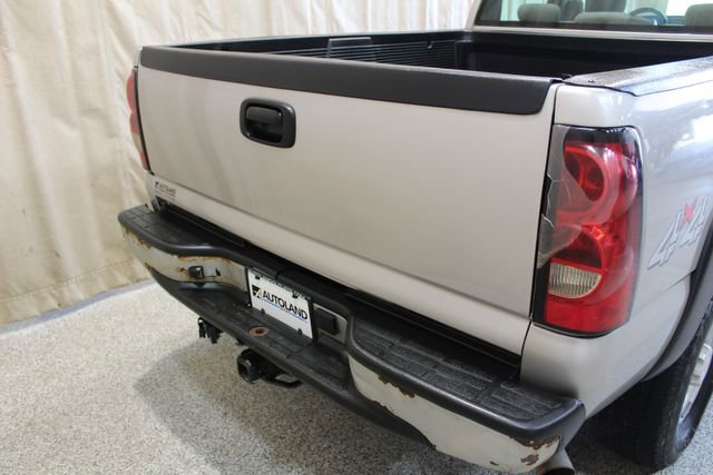Used 2005 Chevrolet Silverado 2500 W/T w/ Skid Plate Package AWD/4WD image 5