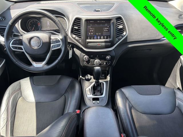 Used 2017 Jeep Cherokee Trailhawk w/ Cold Weather Group AWD/4WD image 27