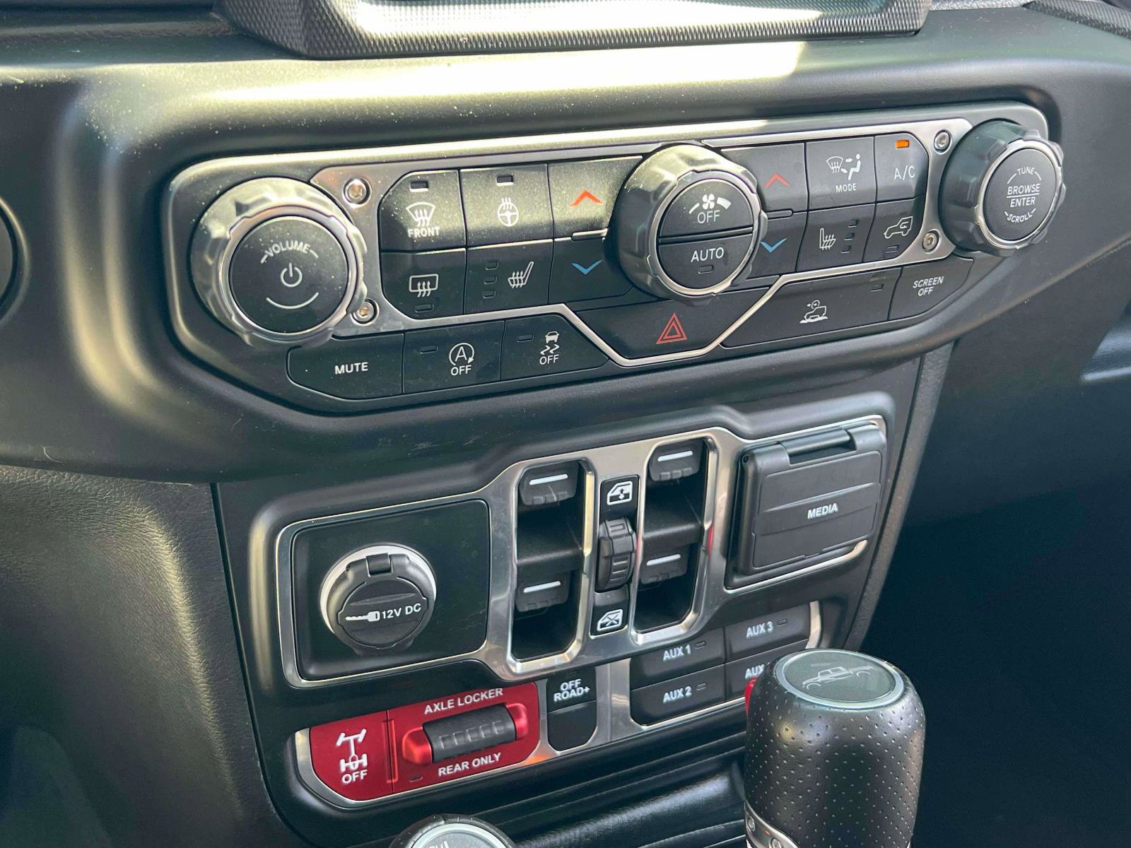 Used 2022 Jeep Gladiator Mojave w/ LED Lighting Group AWD/4WD image 14