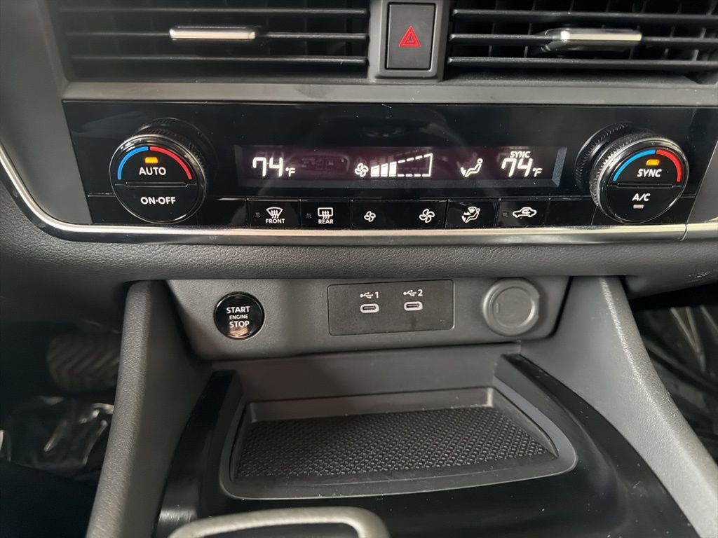 Used 2024 Nissan Rogue SV image 15