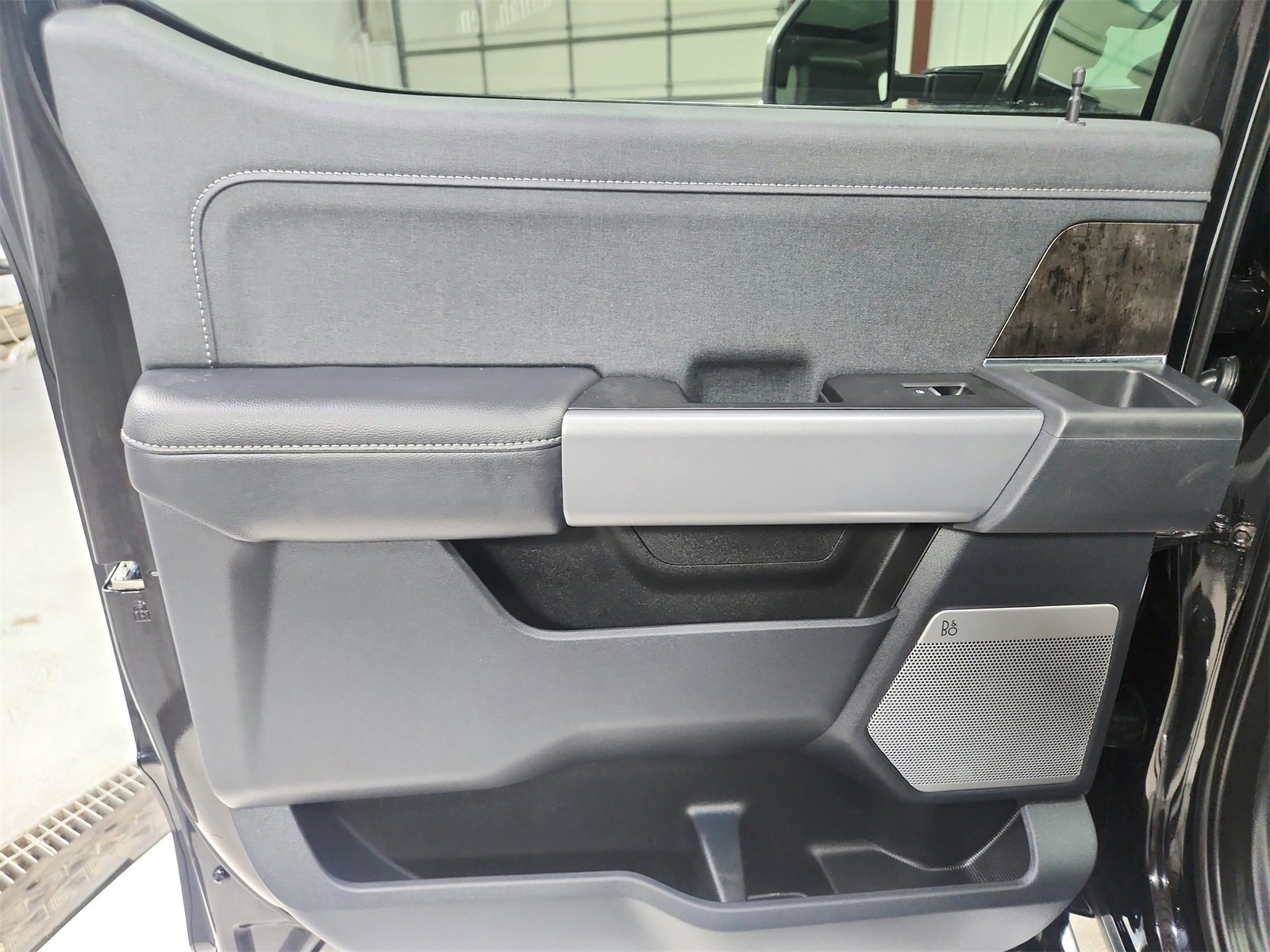 Used 2024 Ford F250 Lariat w/ Chrome Package image 37