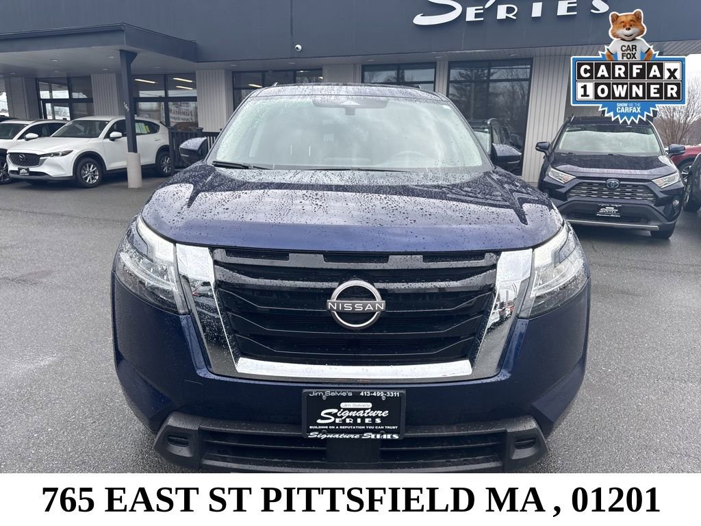 Used 2022 Nissan Pathfinder SV image 2