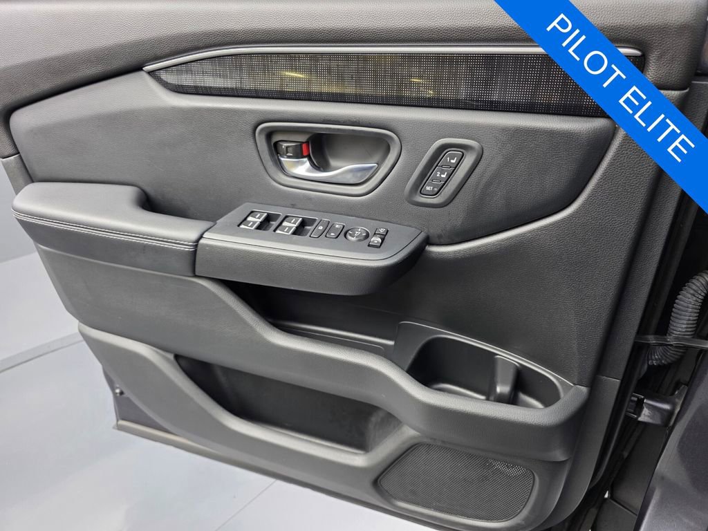 Used 2023 Honda Pilot Elite image 28