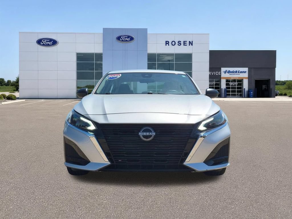 Used 2025 Nissan Altima 2.5 SV FWD image 8