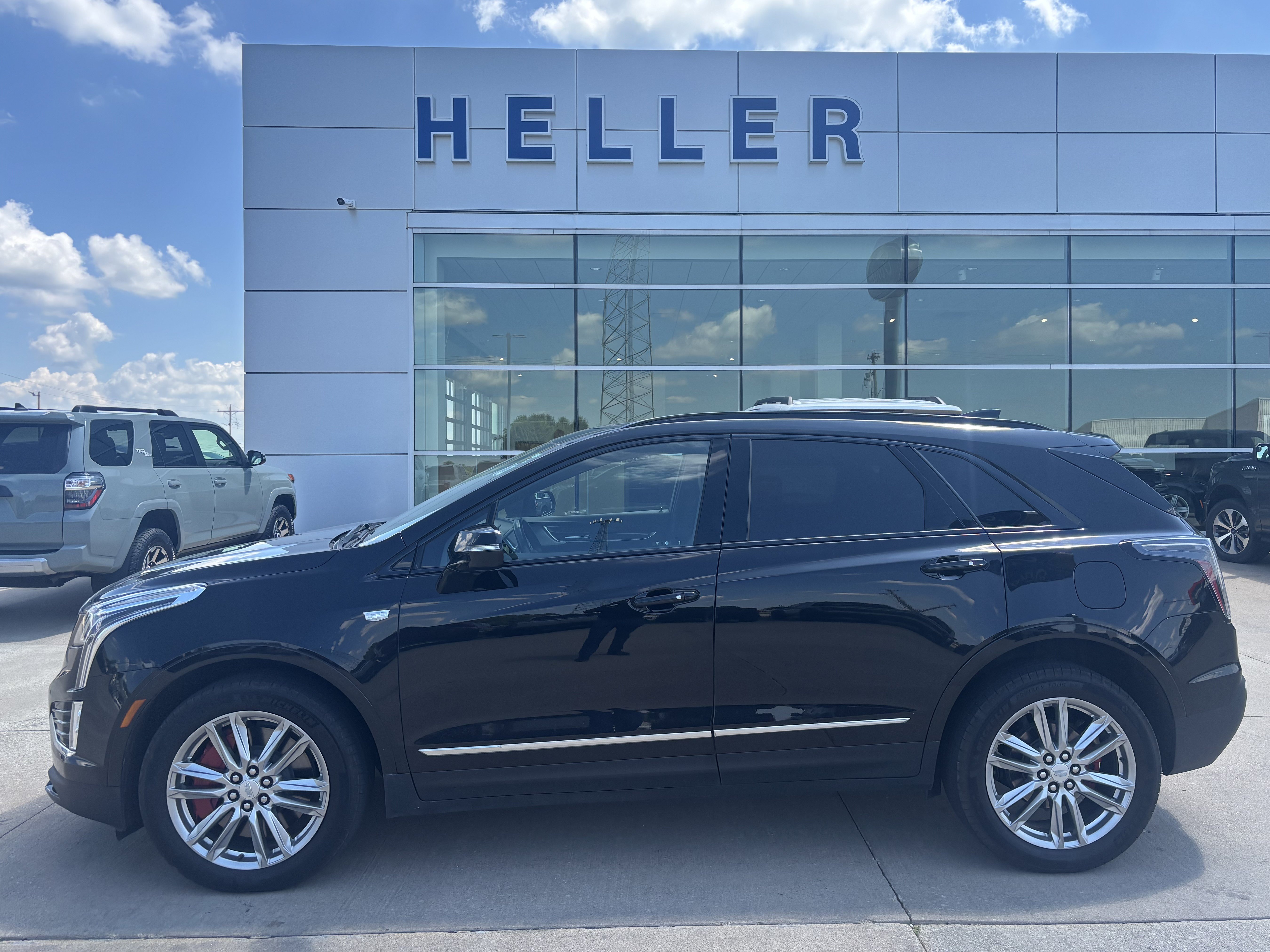 Used 2024 Cadillac XT5 Sportv AWD/4WD image 3