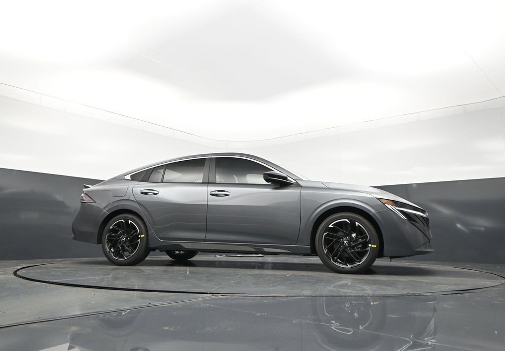 New 2026 Nissan Sentra SR w/ Floor Mat Package FWD image 28