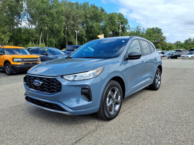 Certified 2024 Ford Escape ST-Line w/ Tech Pack #1 AWD/4WD image 3