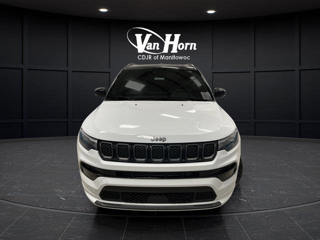 Used 2024 Jeep Compass Limited w/ High Altitude Package image 12