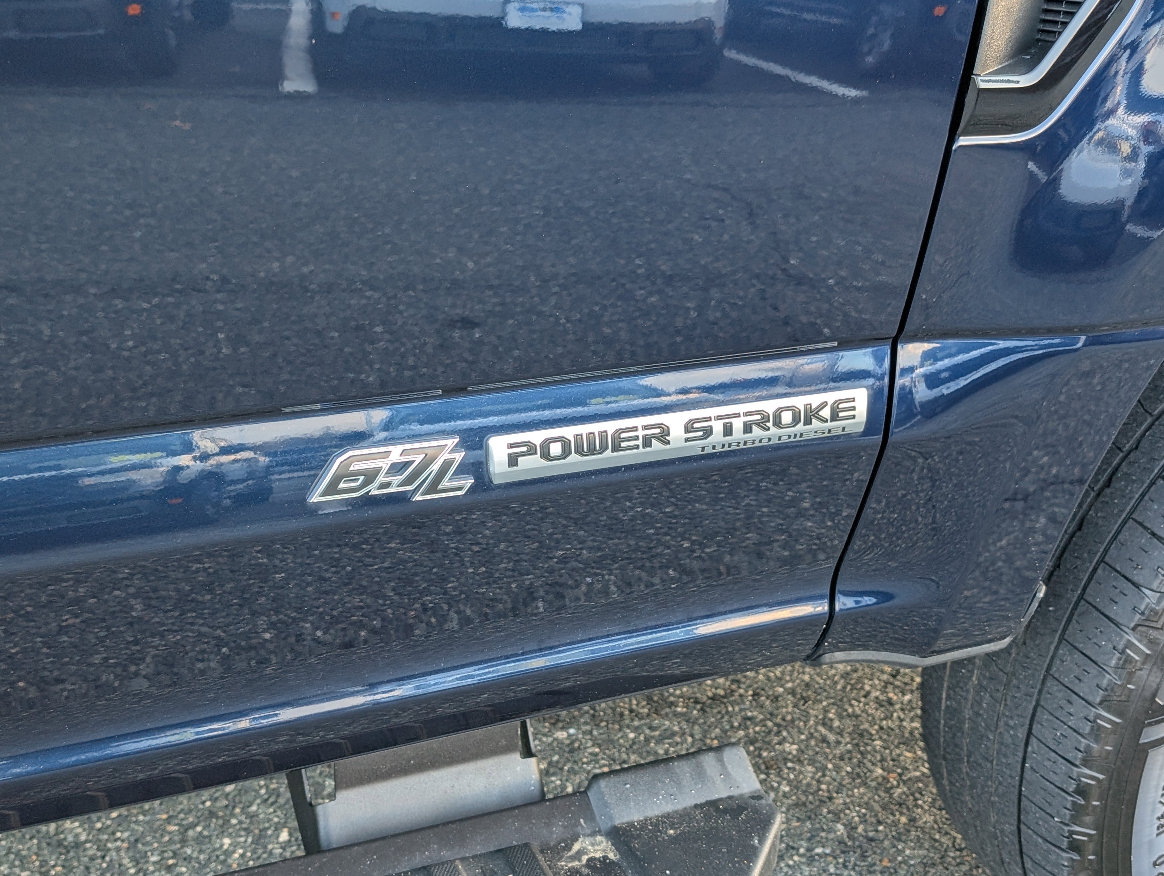 Used 2022 Ford F250 Lariat w/ Black Appearance Package image 9