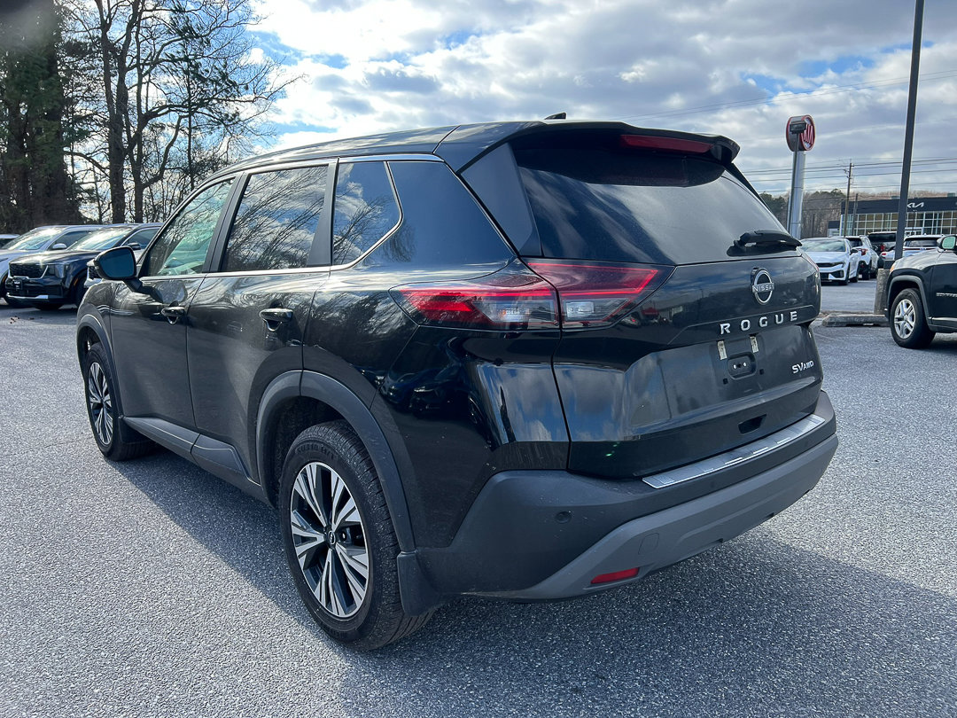 Used 2022 Nissan Rogue SV image 3