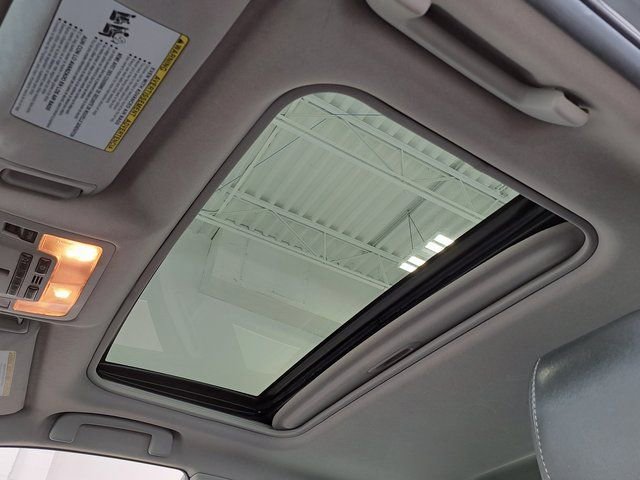 Used 2012 Toyota Camry SE w/ Leather Pkg image 23