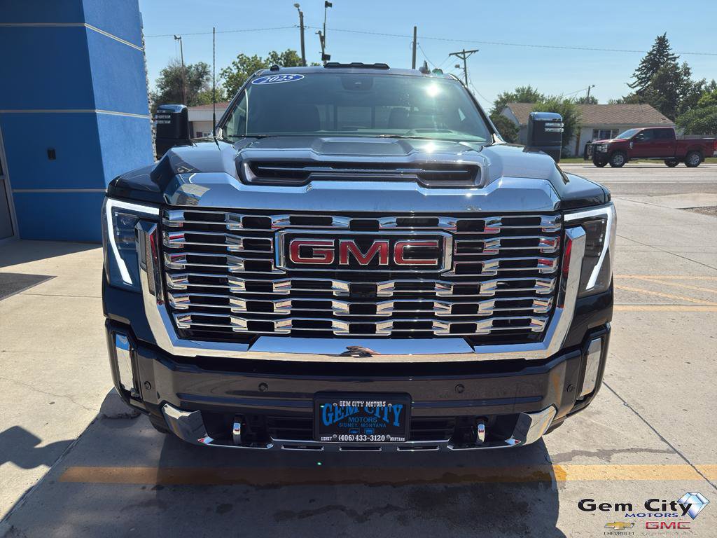New 2025 GMC Sierra 2500 Denali w/ Denali Reserve Package image 3