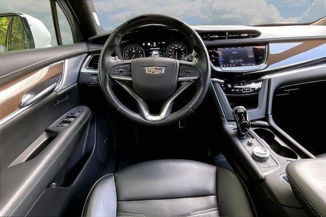 Used 2025 Cadillac XT6 Sport w/ Platinum Package AWD/4WD image 8