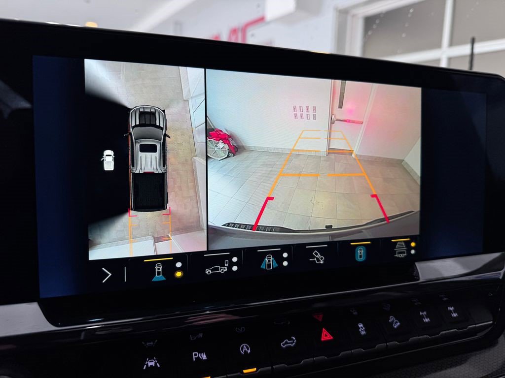 Certified 2023 Chevrolet Silverado 1500 ZR2 w/ Technology Package image 22