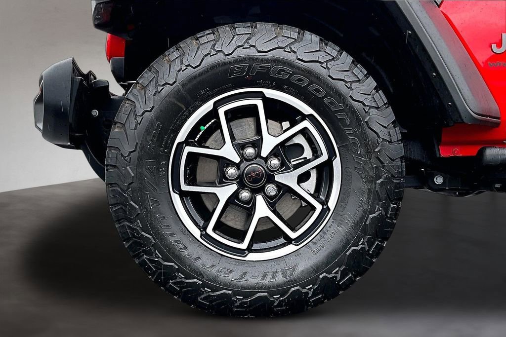 Used 2024 Jeep Wrangler Unlimited Rubicon w/ Technology Group AWD/4WD image 9