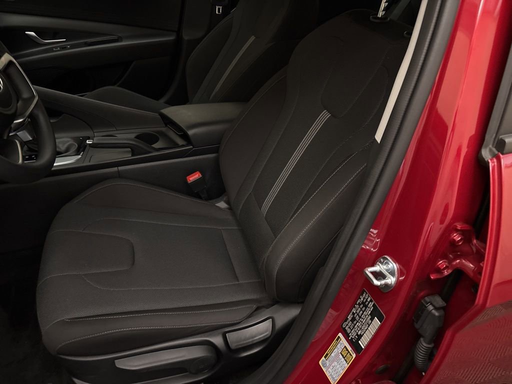 Certified 2026 Hyundai Elantra SE image 12