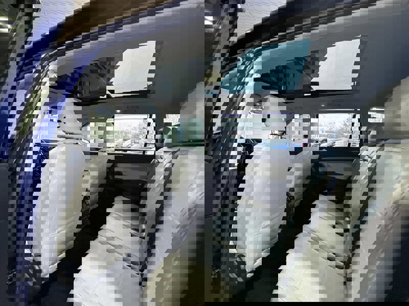 Used 2021 Volkswagen Tiguan SE w/ Panoramic Sunroof Package AWD/4WD image 12