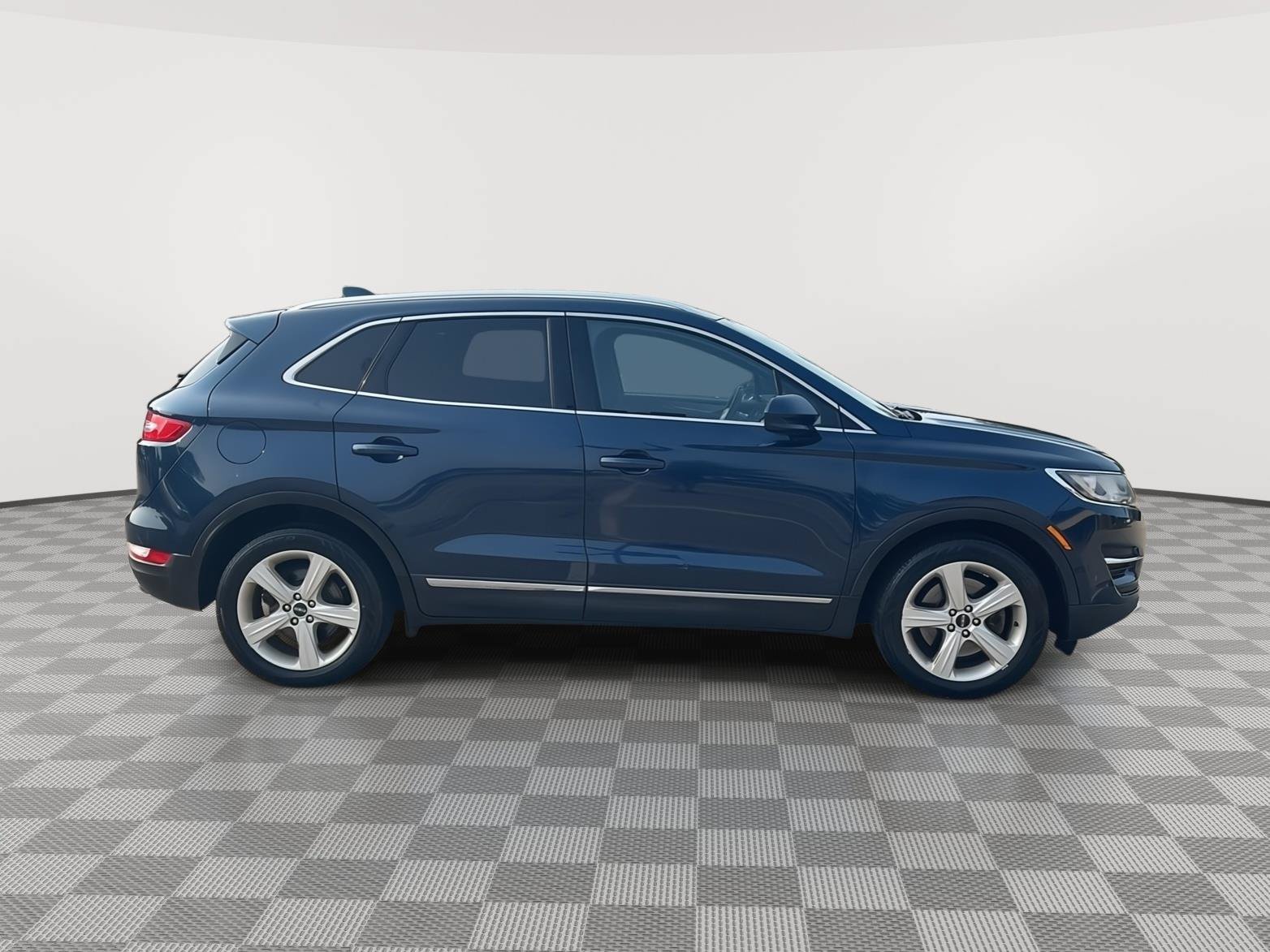 Used 2017 Lincoln MKC Premiere AWD/4WD image 4