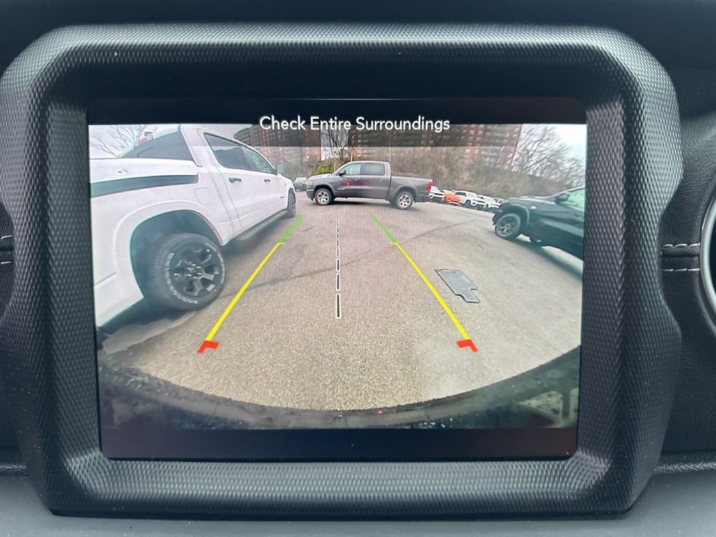 Used 2023 Jeep Wrangler Unlimited Sahara w/ Cold Weather Group AWD/4WD image 13