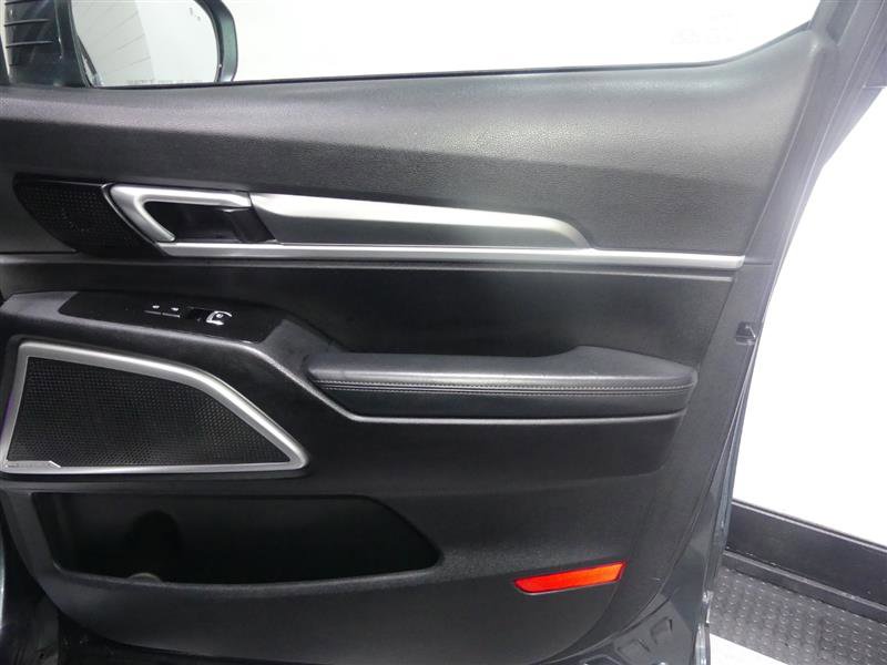 Used 2020 Kia Telluride LX image 19