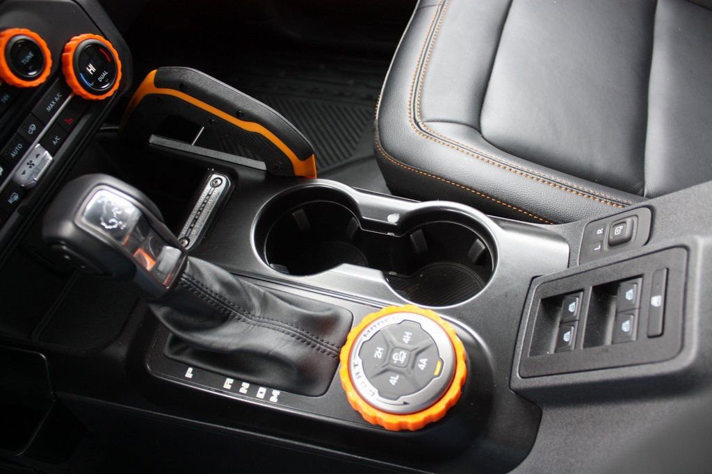 Used 2023 Ford Bronco Badlands image 30