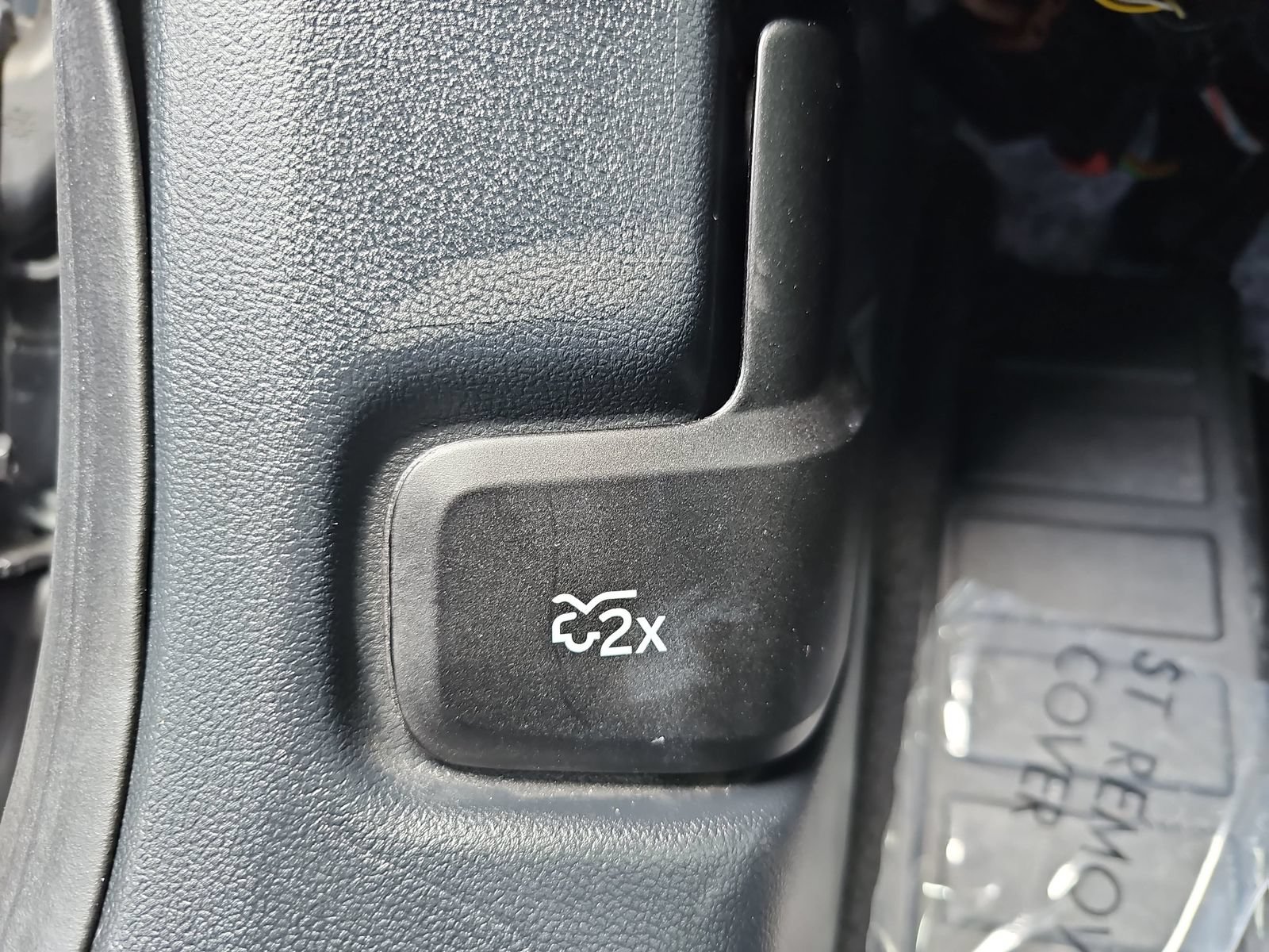 Used 2024 Ford Escape Platinum w/ Premium Technology Package AWD/4WD image 37