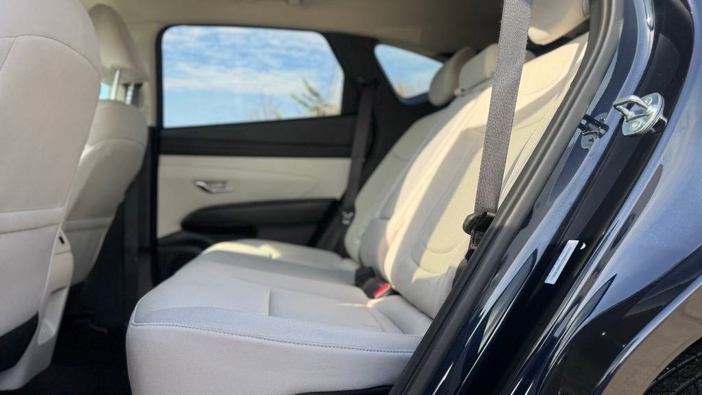 Used 2025 Hyundai Tucson Blue image 18