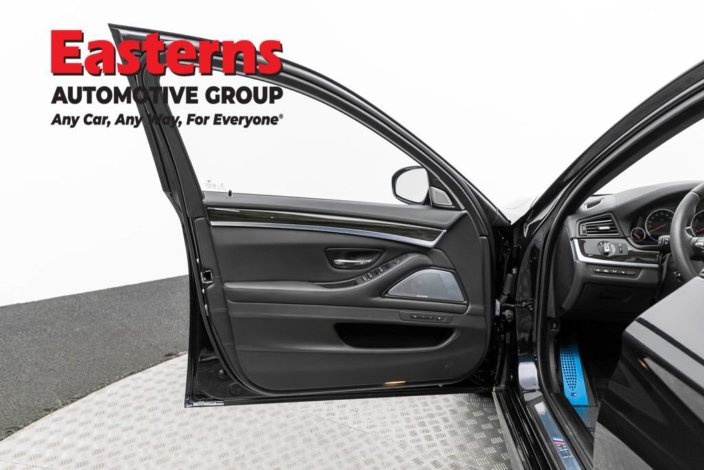 Used 2015 BMW M5 RWD image 13