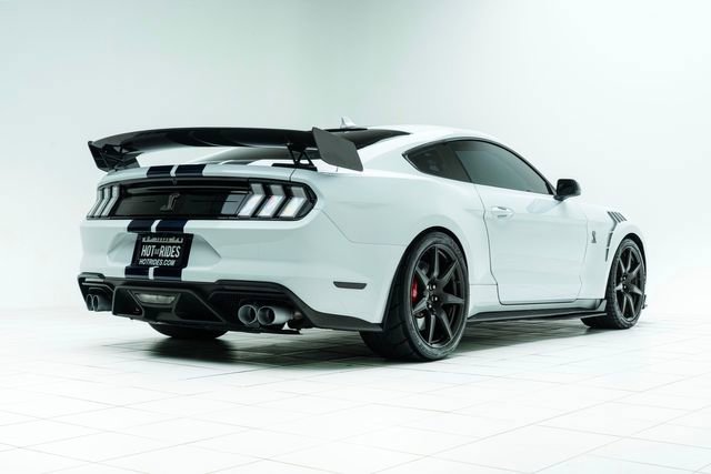 Used 2021 Ford Mustang Shelby GT500 w/ Carbon Fiber Track Pack image 13