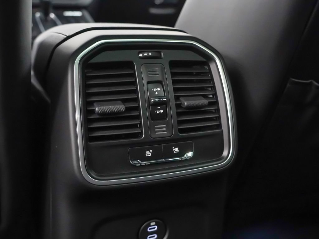 Certified 2026 Porsche Macan AWD/4WD image 20